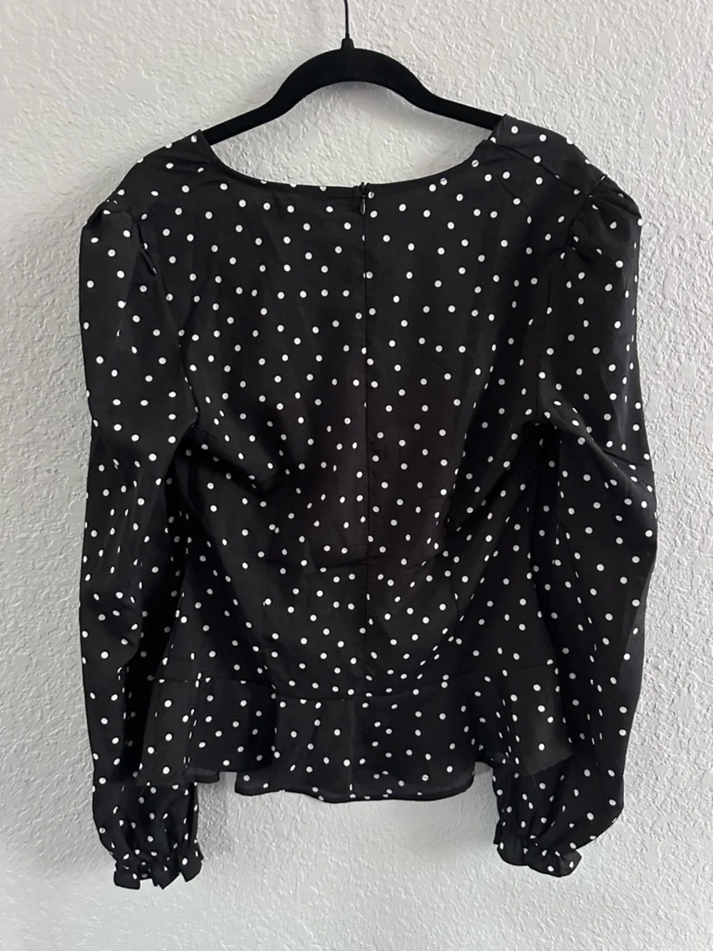 PrettyLittleThing Black Polka Dot Ruched Blouse Peplum Long Sleeve‎ Size 6 NWT